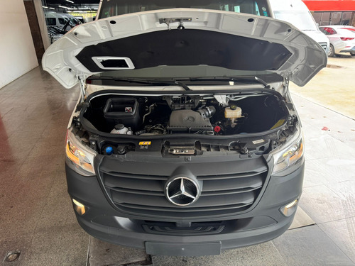Sprinter 417 16 Lugares Executiva Ano 2025 Financio