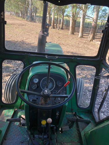 John Deere 3140