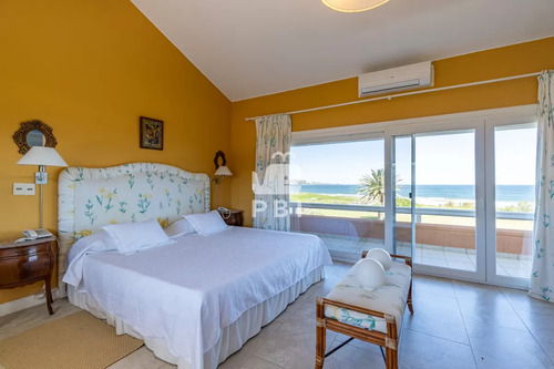 Casa De 6 Dormitorios En Solana, Punta Ballena - Ref : Pbi235