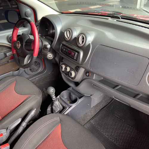 Fiat Uno 1.4 Sporting Flex 5p