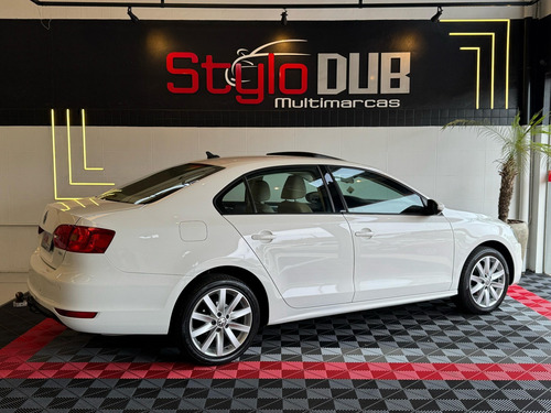 Volkswagen Jetta 2.0 Comfortline Flex 4p Automática