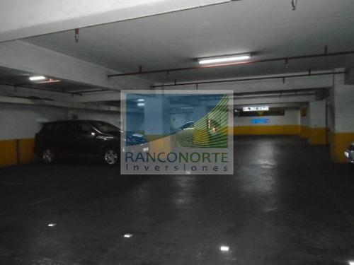 Imagen 23 de 30 de Metro Escuela Militar // Av. Américo Vespucio