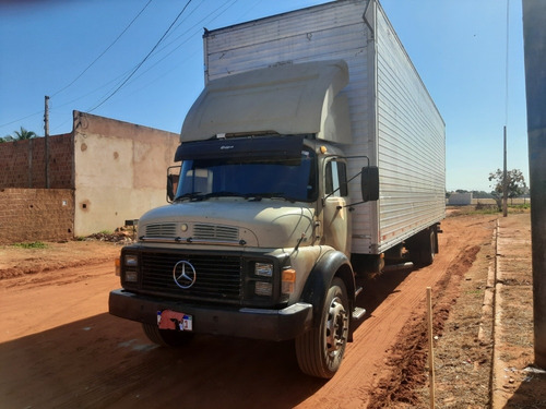 Imagem 1 de 8 de Mercedes-benz Caminhao Toco Baú