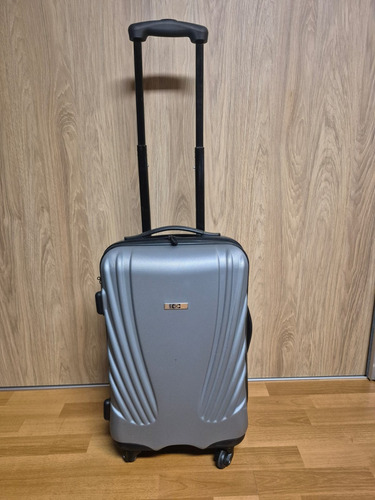 Carry On Valija Chica Rijido Primark 20 Impecable Para Cabi Plateado Rayas