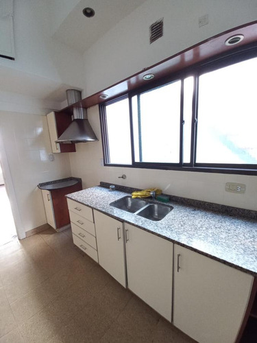Almagro 4 Ambientes Divinos, Con Terraza Propia De 140 M2!!! Sup Cubierta 142 M2 Super Luminoso