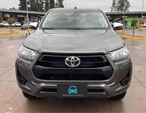 2022 Toyota Hilux Doble Cabina 2.4 Sr Mt 4x2 Unico Dueño