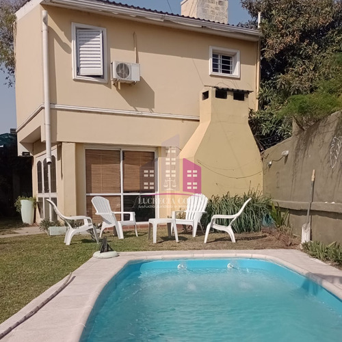 Hermosa Casa En Venta Más Dos Locales Comerciales- B° Parque Capital