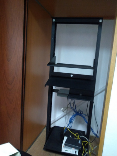 Imagen 1 de 4 de Rack Vertical De Piso Abierto Con Bandejas Diferentes Medida