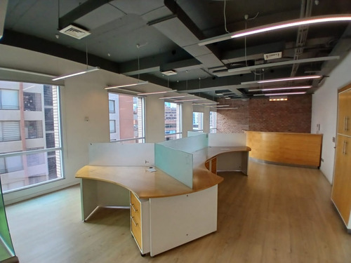 Excelente Oficna Amoblada Y Habilitada De 103 M2