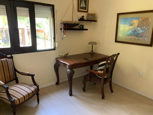 Dos Casas En Un Padrón. Lagomar Sur.