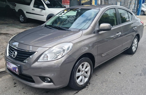 Imagem 3 de 8 de Nissan Versa 1.6 Sl
