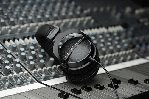 Beyerdynamic Dt 770 Pro 80 Ohm Edición Limitada Profesion...