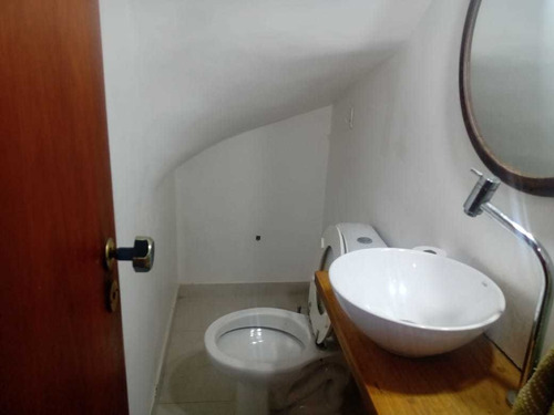 Imagem 8 de 11 de Casa Com Amplos Dormitórios - Fl35