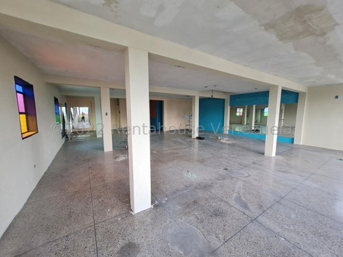 Imagen 20 de 30 de Edificio Comercial En Venta En Zona Este Barquisimeto Lara ++23-1117 */ M.c T. N° +0-4-2-4- 5.5.6. 5.7. 5.9 *--**