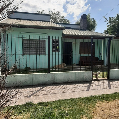 Casa Sobre Calle Santa Ana ,proxima A Barrios Cerrados . 