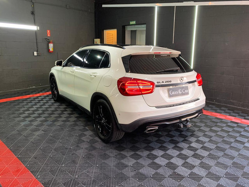 Mercedes-Benz Classe GLA 1.6 Vision Turbo Flex 5p