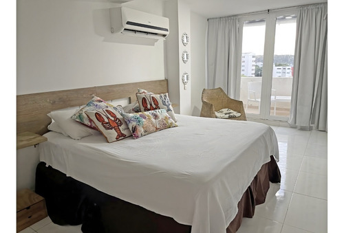 Imagen 5 de 19 de Apartamento De Tres Niveles Con Vista Al Mar