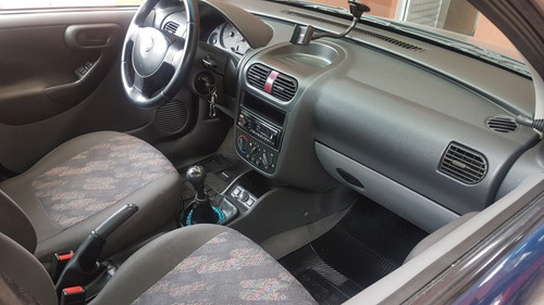 Chevrolet Corsa 1.8 5p