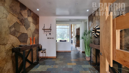 Casa En Venta De 4 Dorm. En Chicureo Centro