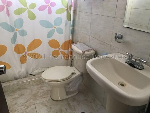 Imagen 8 de 30 de Casa En Venta En Colinas De Santa Rosa Este De Barquisimeto 0.4.2.4.5.9.3.7.5.4.2/ Código Rent-a-house Mls: 22-1619