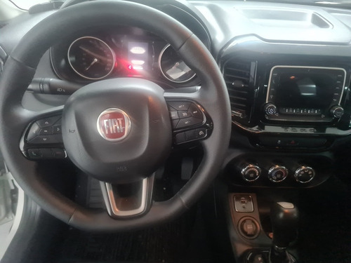 Imagem 6 de 15 de Fiat Toro 2017 1.8 16v Freedom Flex 4x2 Aut. 4p