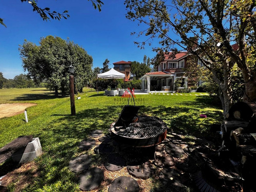 Casa En Venta En Larena Country Club, Pilar, G.b.a. Zona Norte