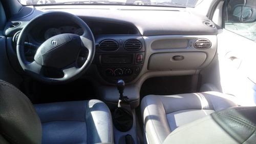 Renault Scénic 1.6 Authentique 16v Flex 4p Manual