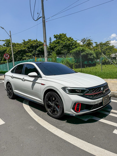 Volkswagen Jetta Vi 2.0 Gli