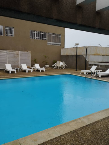 Se Alquila Apartamento En Colinas De Bello Monte