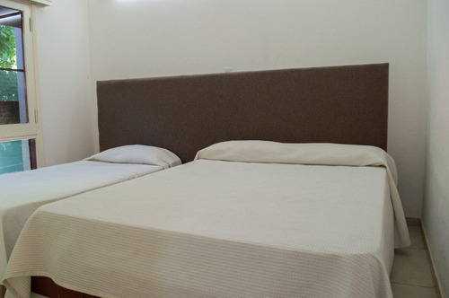 Casa En Las Sierras De Carlos Paz · Con Pileta Y Cochera · Patio · Luminoso · Vista A Carlos Paz · Venta