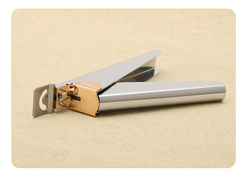 A Cortador De Bordes De Uñas Ajustable De Acero Inoxidable