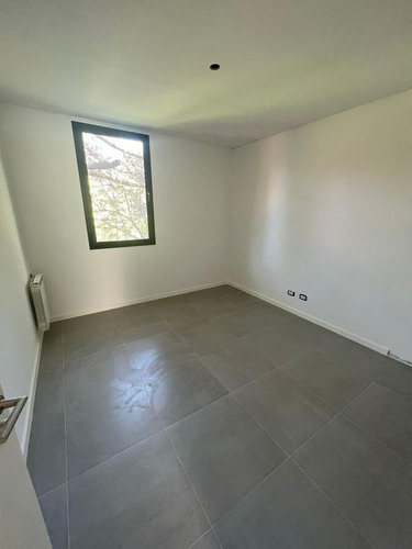 Imagen 10 de 13 de Alquiler Duplex 4 Ambientes - Parque Leloir