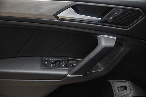 Imagen 13 de 15 de Volkswagen Tiguan Comfortline Tsi 1.4l Dsg L4 150 Hp 2020