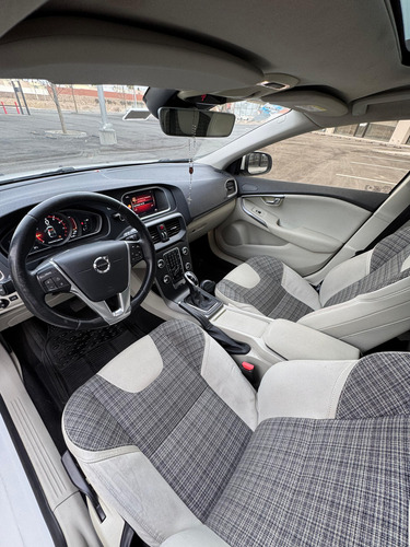 Volvo V40 2.0 R - Design T5 At