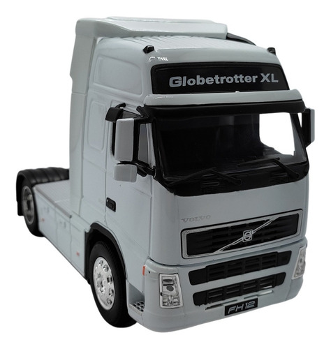 Miniatura Caminhão Globetrotter Volvo Fh12 - Esc 1:32 - Dvs Cor Branco