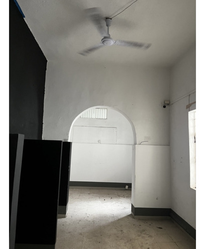Local Comercial Con Oficinas En Venta En El Centro De Monterrey