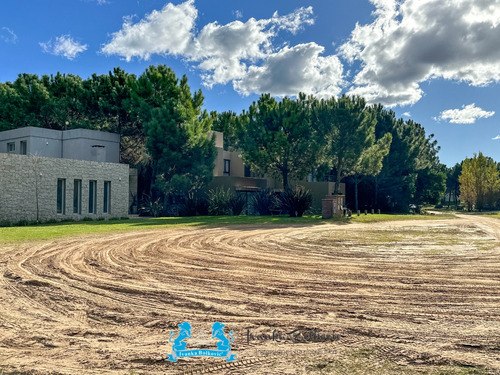 Venta Lote - 1700 M². - Costa Esmeralda Barrio Residencial I Arbolado