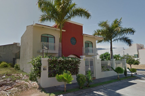 Casa A La Venta En Fluvial Vallarta, Puerto Vallarta, Jalisco, Remate Adjudicado