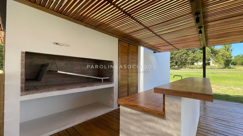 Imagen 25 de 30 de Venta De Espectacular Casa De 4 Dormitorios En Pueblo Mio