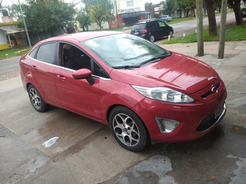 Ford Fiesta Kinetic Design 1.6 Design Sedan 120cv Trend Plus