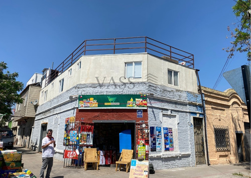 Imagen 4 de 12 de Vass Vende Casa Comercial En Lugar Estratégico, Santiago