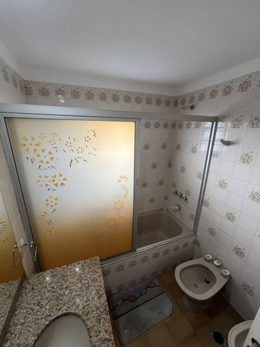 Casa En Venta En Isidro Casanova