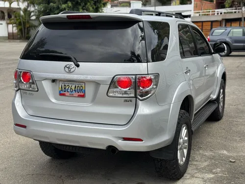 Toyota Fortuner Plateada 2013