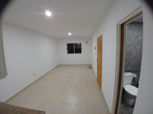 Imagen 2 de 10 de Departamento Con Renta- Chilavert
