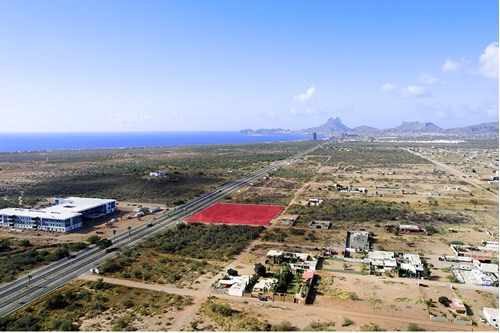 Terreno De 1 Hectárea Sobre El Blv Tetakawi Con Vista Parcial Al Mar