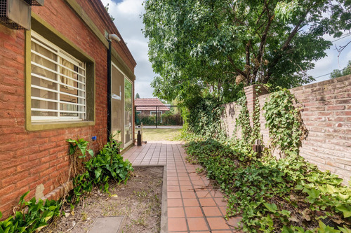 Casa Venta Funes 2 Dormitorios Jardin Miramar Esquina Maistegui