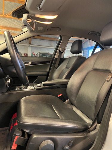 Imagen 11 de 16 de Mercedes Benz C200 Blueefficiency 2013