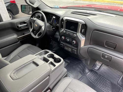 Imagen 15 de 15 de Chevrolet Cheyenne 2021 5.4 2500 Cab Reg Lt Z71 4x4 At