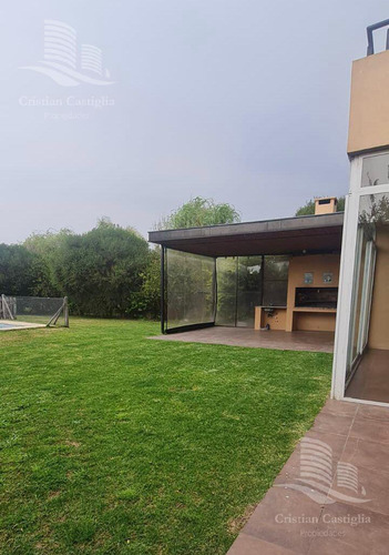 Casa En Venta San Isidro Labrador - 5 Ambientes Con Dependencia De Servicio