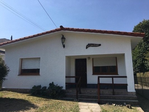 Imagen 1 de 12 de Venta De Vivienda En Villa General Belgrano En Zona Céntrica. Viv0184
